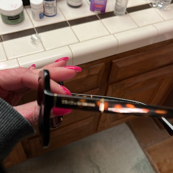 Dolce&Gabbana sunglasses w/ case,box and cloth currently RX but come w/lenses - Picture 6 of 11